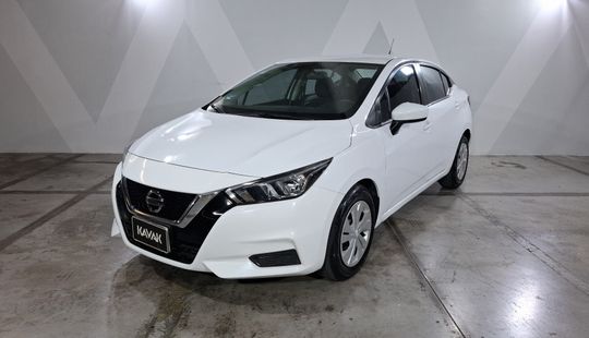 Nissan • Versa