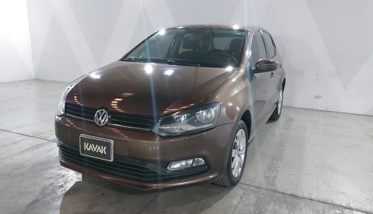 Volkswagen • Polo