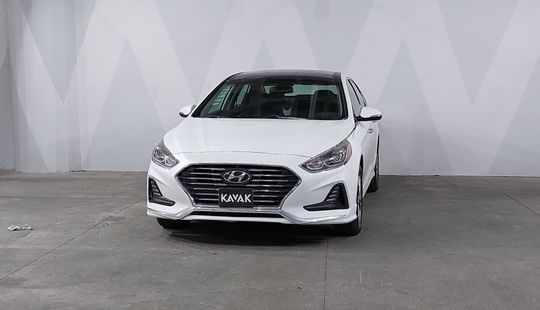 Hyundai • Sonata