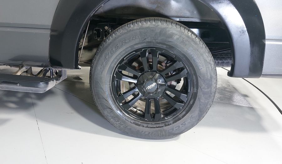 Ford Lobo 4.6 3V LOBO SUPER CAB 4X2 TA Pickup 2010