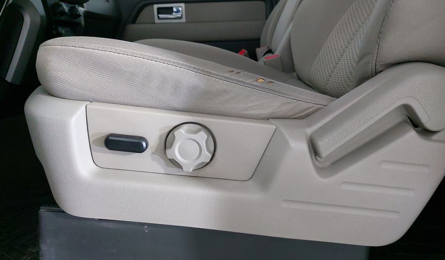 Ford Lobo 4.6 3V LOBO SUPER CAB 4X2 TA Pickup 2010