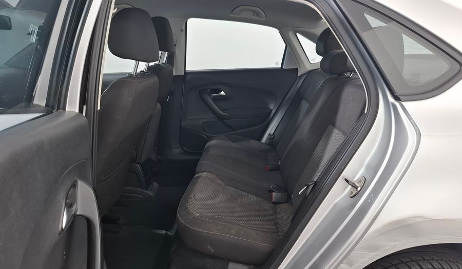 Volkswagen Polo 1.6 COMFORTLINE TIPTRONIC Sedan 2016