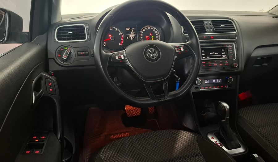 Volkswagen Polo 1.6 COMFORTLINE TIPTRONIC Sedan 2016