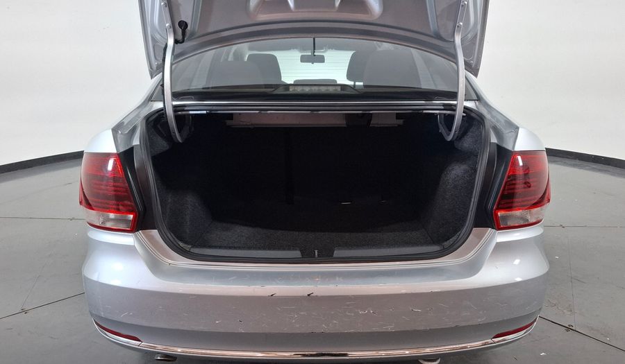 Volkswagen Polo 1.6 COMFORTLINE TIPTRONIC Sedan 2016