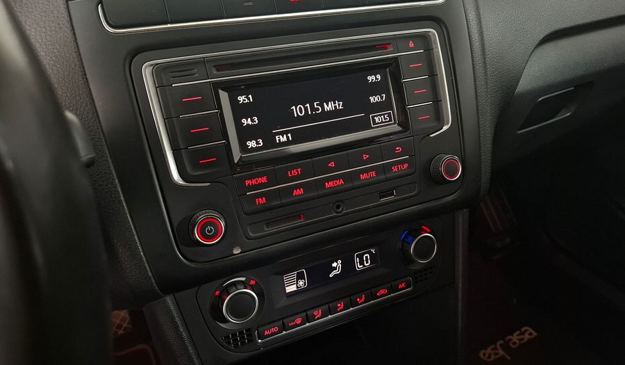 Volkswagen Polo 1.6 COMFORTLINE TIPTRONIC Sedan 2016