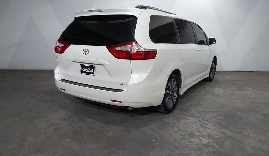 Toyota Sienna 3.5 XLE PIEL AT Minivan 2018