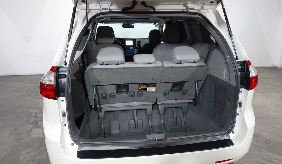 Toyota Sienna 3.5 XLE PIEL AT Minivan 2018
