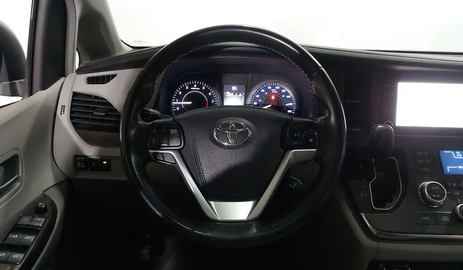 Toyota Sienna 3.5 XLE PIEL AT Minivan 2018