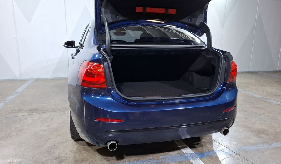 Bmw Serie 1 2.0 120IA SPORT LINE AUTO Sedan 2019