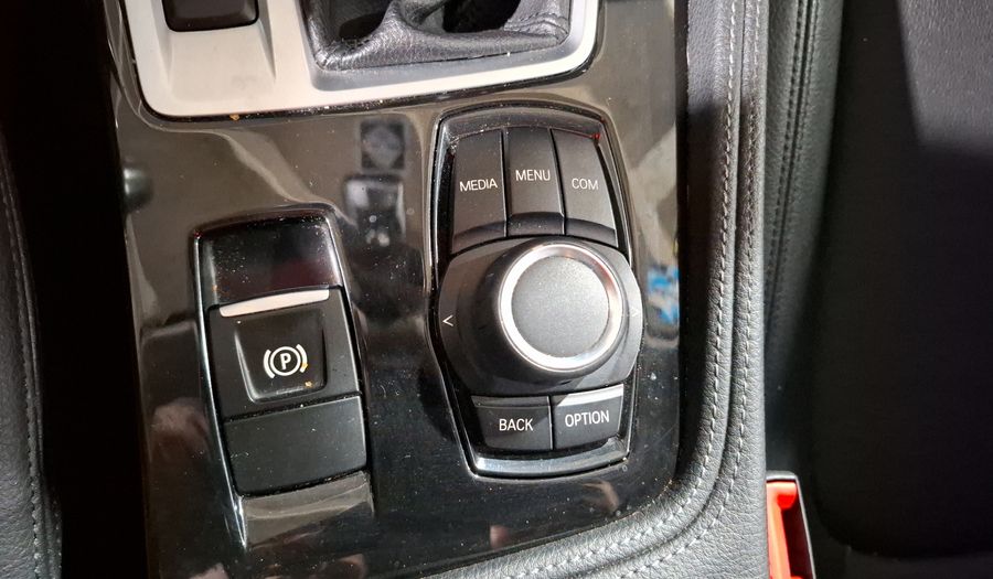 Bmw Serie 1 2.0 120IA SPORT LINE AUTO Sedan 2019