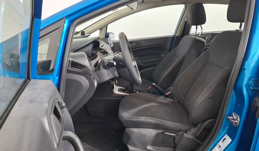 Ford Fiesta Kinetic Design 1.6 SE PLUS MT Sedan 2018