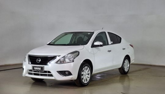 Nissan • Versa