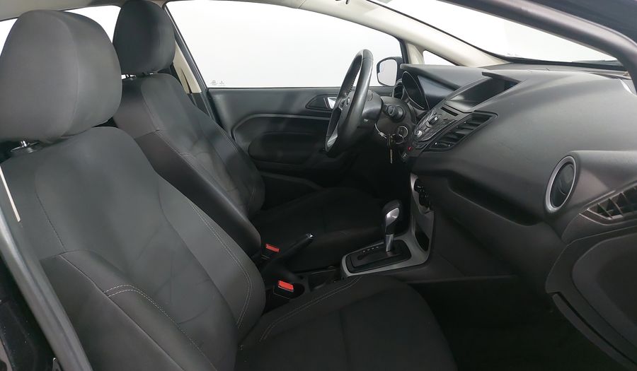 Ford Fiesta 1.6 SE AT Hatchback 2015