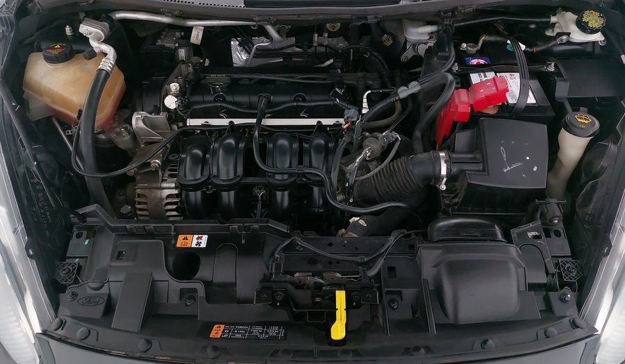 Ford Fiesta 1.6 SE AT Hatchback 2015