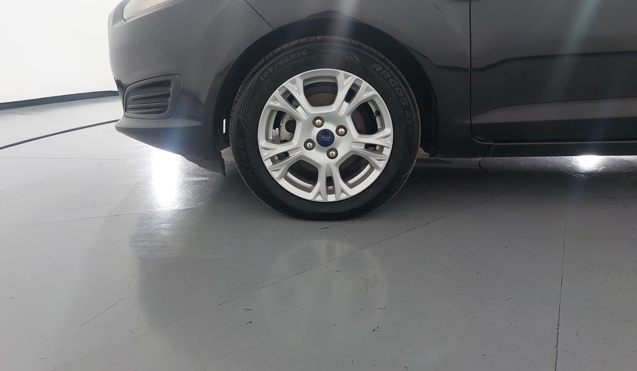 Ford Fiesta 1.6 SE AT Hatchback 2015