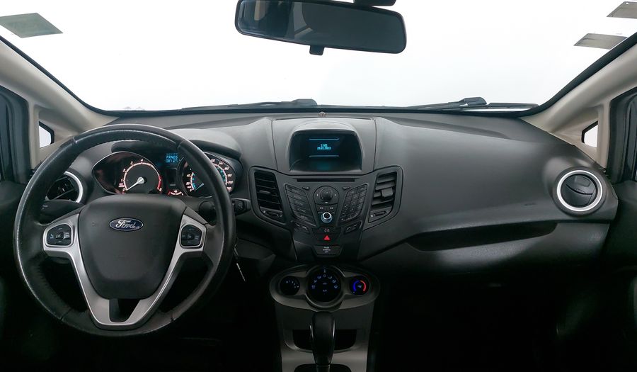 Ford Fiesta 1.6 SE AT Hatchback 2015