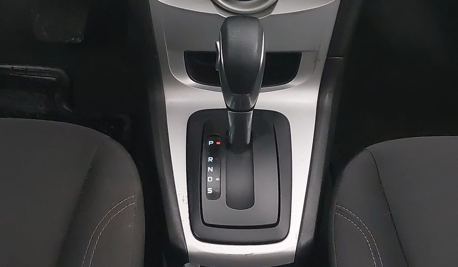 Ford Fiesta 1.6 SE AT Hatchback 2015