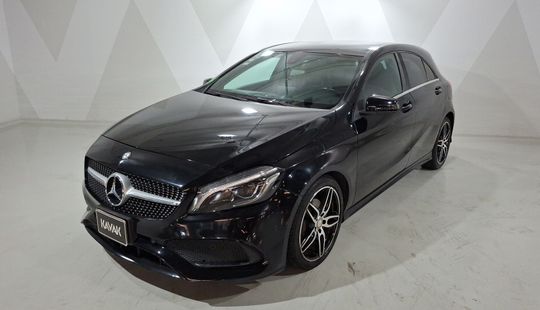 Mercedes Benz • Clase A