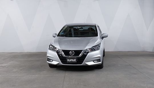 Nissan • Versa