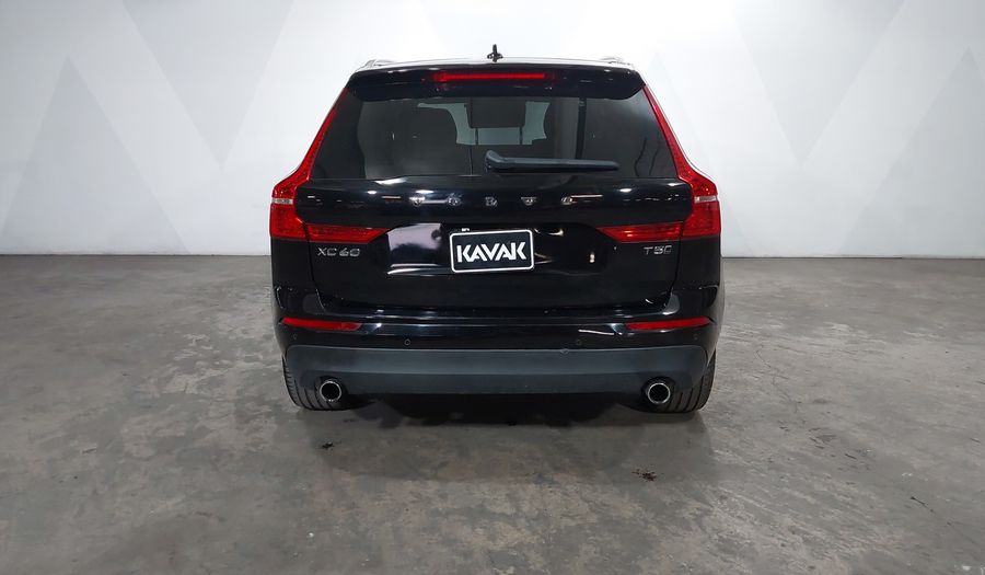 Volvo Xc60 2.0 T5 MOMENTUM AUTO AWD Suv 2021