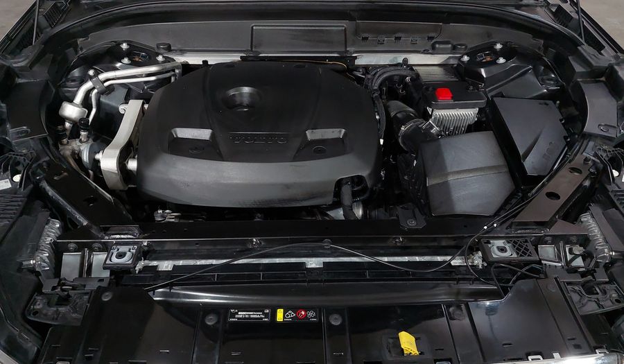 Volvo Xc60 2.0 T5 MOMENTUM AUTO AWD Suv 2021