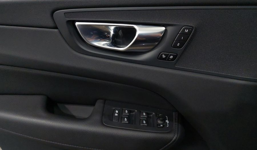 Volvo Xc60 2.0 T5 MOMENTUM AUTO AWD Suv 2021