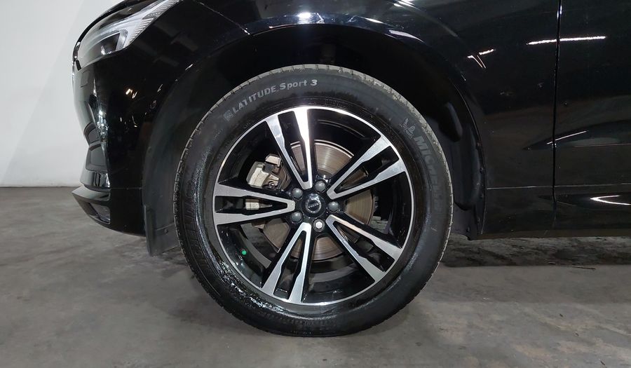 Volvo Xc60 2.0 T5 MOMENTUM AUTO AWD Suv 2021