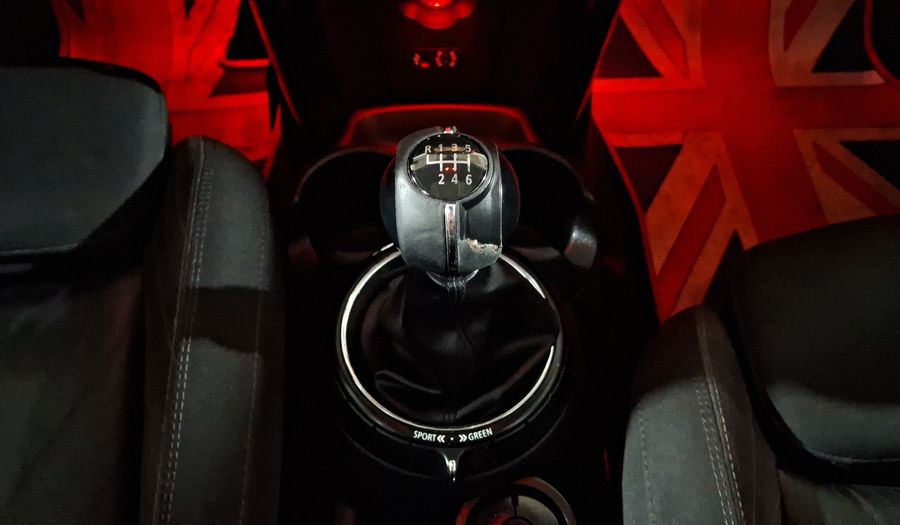 Mini Cooper 1.5 COOPER CHILI Hatchback 2016