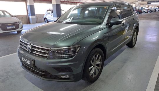 Volkswagen • Tiguan