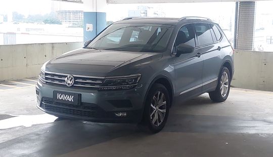 Volkswagen • Tiguan