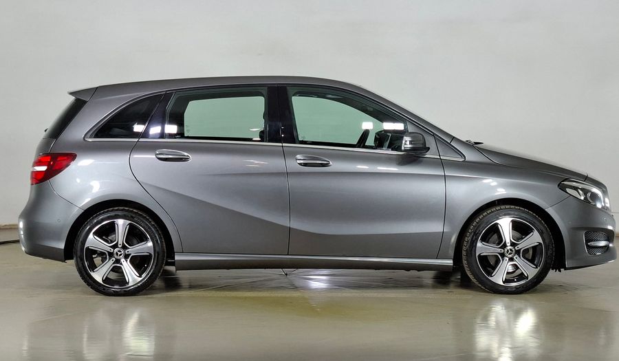 Mercedes Benz Clase B 1.6 200 URBAN Minivan 2019