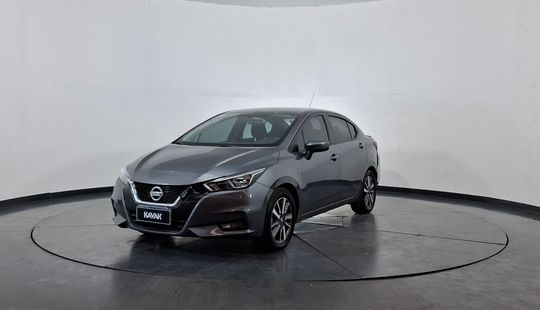 Nissan • Versa