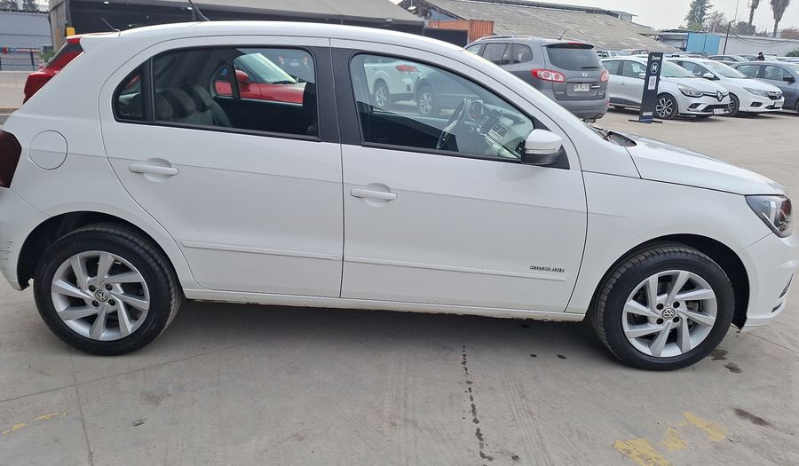 Volkswagen Gol 1.6 HIGHLINE Hatchback 2021
