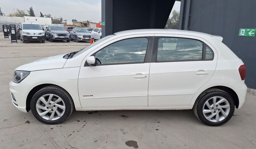 Volkswagen Gol 1.6 HIGHLINE Hatchback 2021