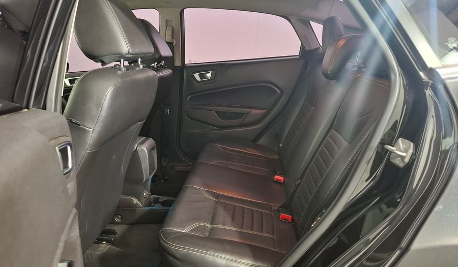 Ford Fiesta Kinetic Design 1.6 TITANIUM Sedan 2014