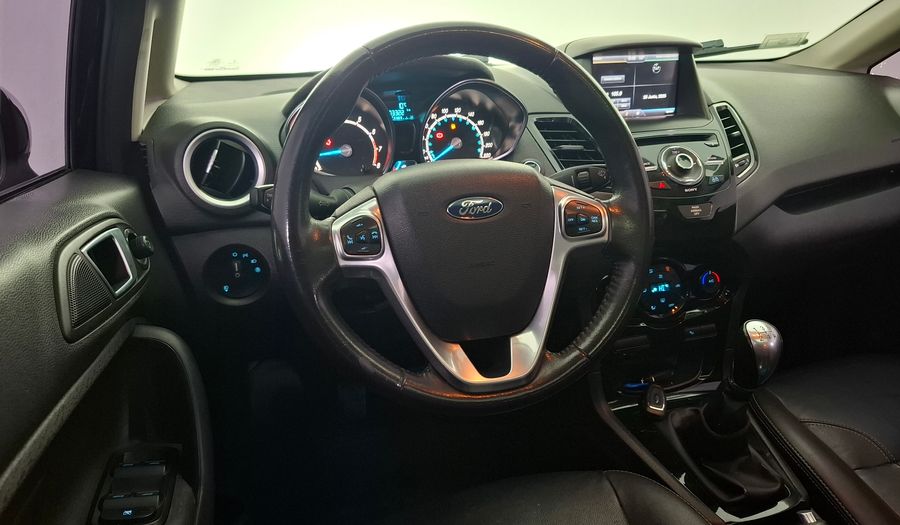 Ford Fiesta Kinetic Design 1.6 TITANIUM Sedan 2014