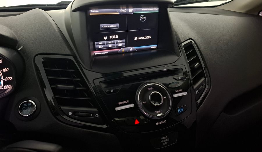 Ford Fiesta Kinetic Design 1.6 TITANIUM Sedan 2014