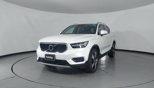 Volvo • XC40