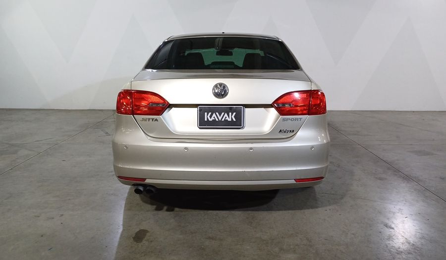 Volkswagen Jetta 2.5 SPORT PAQ WELTRADIO TECHO TIPTRONIC Sedan 2014