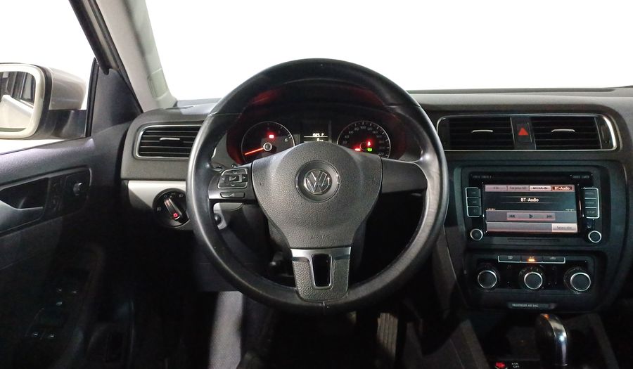 Volkswagen Jetta 2.5 SPORT PAQ WELTRADIO TECHO TIPTRONIC Sedan 2014