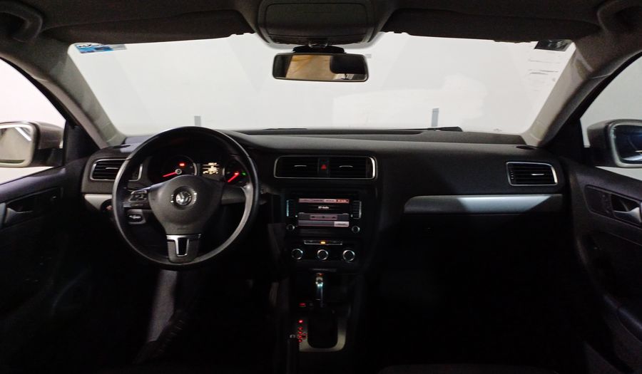 Volkswagen Jetta 2.5 SPORT PAQ WELTRADIO TECHO TIPTRONIC Sedan 2014