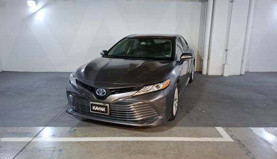 Toyota • Camry
