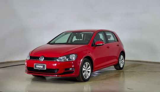 Volkswagen • Golf