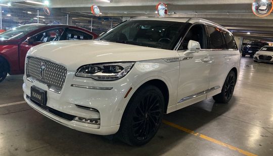 Lincoln • Aviator
