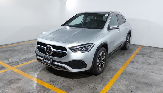 Mercedes Benz • Clase GLA