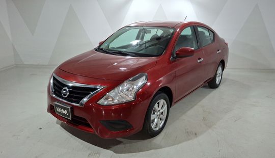 Nissan • Versa