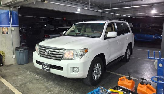 Toyota • Land Cruiser
