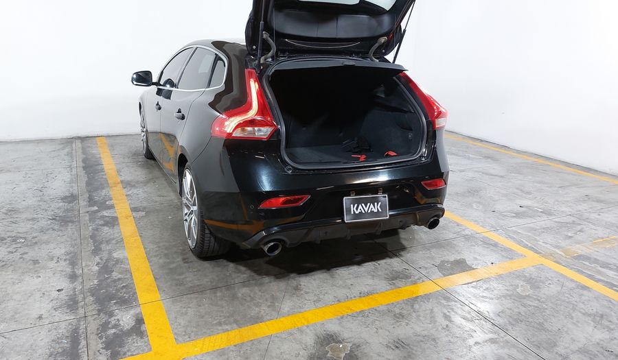 Volvo V40 2.0 R-DESIGN T5 Hatchback 2017