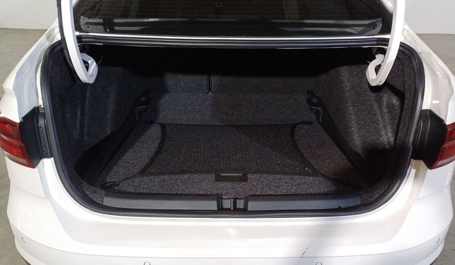 Volkswagen Virtus 1.6 COMFORTLINE AUTO Sedan 2022