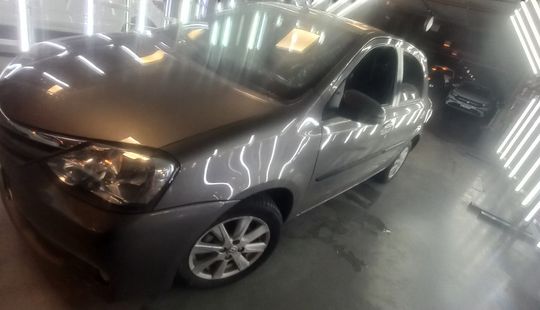Toyota • Etios